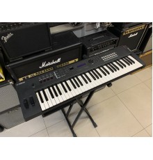 Yamaha MX61 BK синтезатор с автоаккомпаниментом, 61 клавиша, с чехлом USED