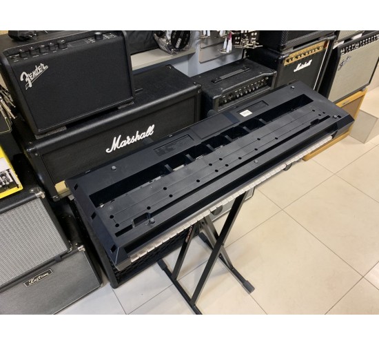 Yamaha MX61 BK синтезатор с автоаккомпаниментом, 61 клавиша, с чехлом USED