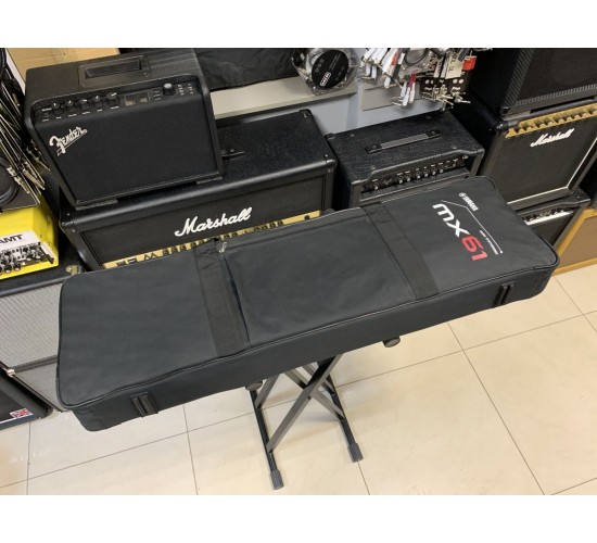 Yamaha MX61 BK синтезатор с автоаккомпаниментом, 61 клавиша, с чехлом USED