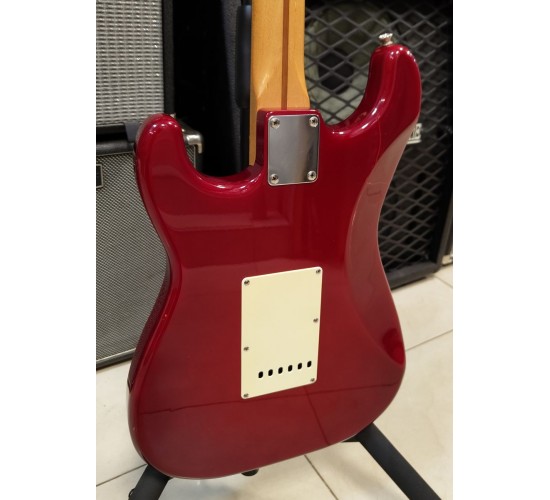 Fender Squier Stratocaster SST-R электрогитара, цвет красный, Япония 1993-1994 USED
