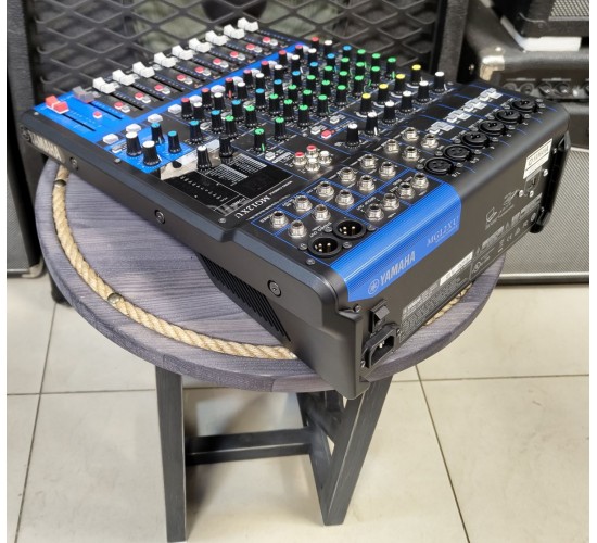 Yamaha MG12XU микшерный пульт USED