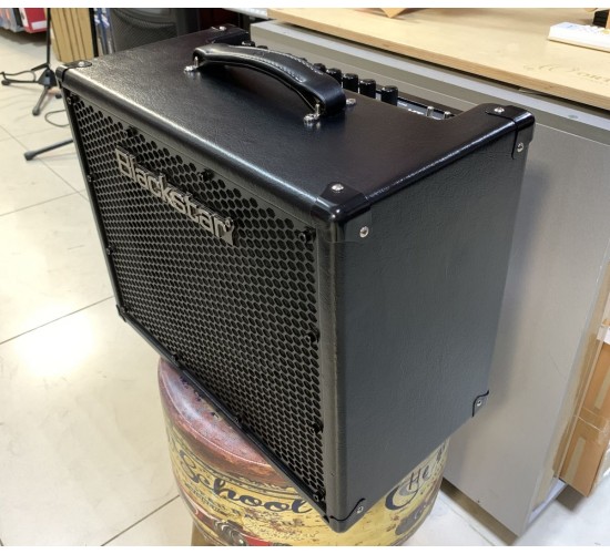 Blackstar HT METAL 5 комбоусилитель гитарный, выставочный экземпляр