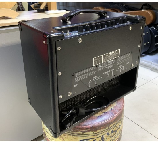 Blackstar HT METAL 5 комбоусилитель гитарный, выставочный экземпляр