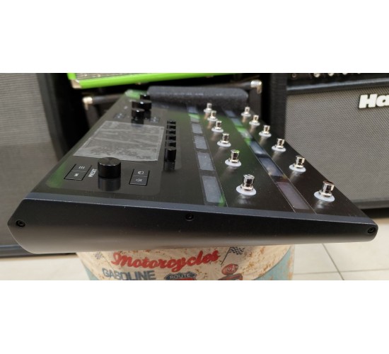 Line 6 Helix напольный гитарный процессор USED