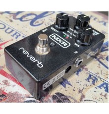 MXR reverb M300 гитарная педаль ревербератор USED