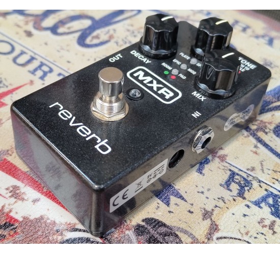 MXR reverb M300 гитарная педаль ревербератор USED
