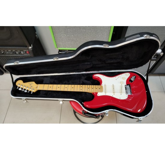 Fender American Standard Stratocaster Dakota Red электрогитара, США 1987 USED