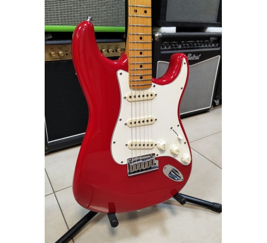 Fender American Standard Stratocaster Dakota Red электрогитара, США 1987 USED