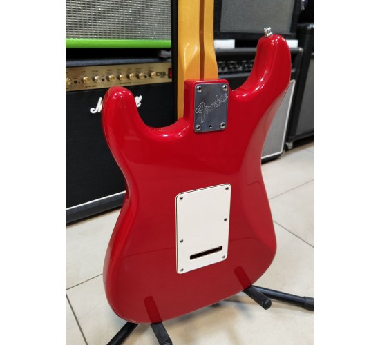 Fender American Standard Stratocaster Dakota Red электрогитара, США 1987 USED