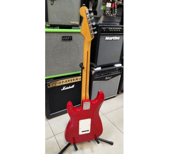 Fender American Standard Stratocaster Dakota Red электрогитара, США 1987 USED