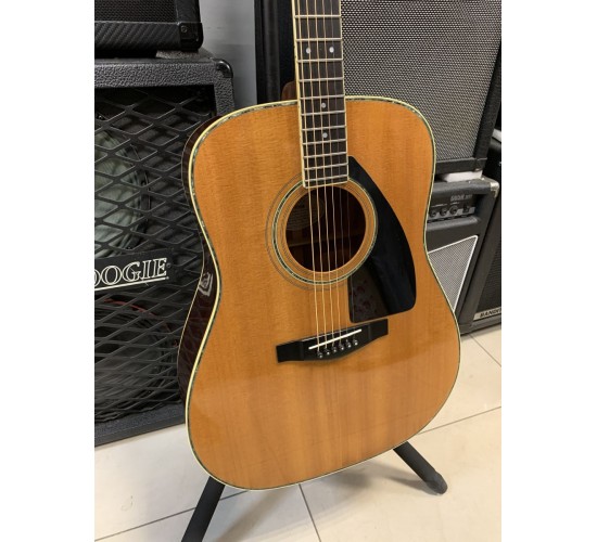 Yamaha FG-400M акустическая гитара, с кейсом, массив, Япония 1984 USED