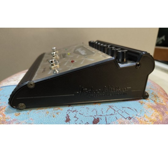 Hughes&Kettner TubeMan II ламповый гитарный предусилитель USED