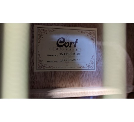 Cort Earth 60M OP TA трансакустическая гитара, цвет натуральный