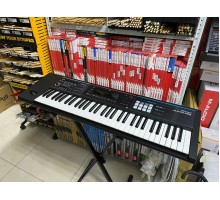 Roland JUNO-DS 61 синтезатор 61-клавиша, с оригинальным чехлом, выставочный образец