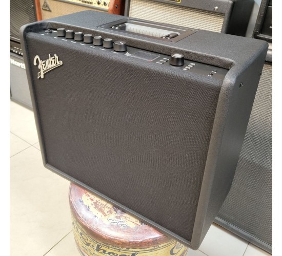Fender Mustang GT 100 моделирующий гитарный комбоусилитель, 100 Вт USED