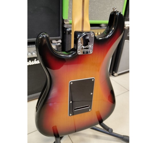 Fender American Deluxe Stratocaster электрогитара, цвет sunburst, США 2003 USED