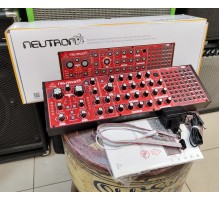Behringer NEUTRON полумодульный аналоговый синтезатор USED
