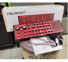 Behringer NEUTRON полумодульный аналоговый синтезатор USED