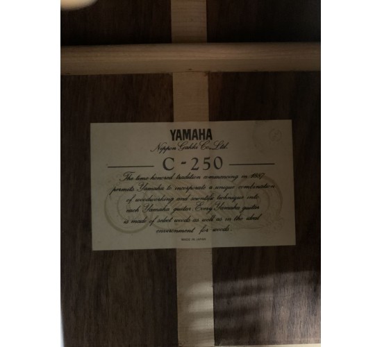 Yamaha C-250 классическая гитара, Япония USED