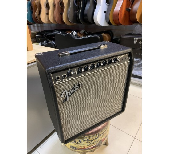 Fender Champion 40 гитарный комбоусилитель, питание 110V USED