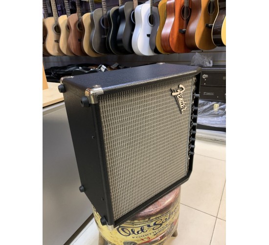 Fender Champion 40 гитарный комбоусилитель, питание 110V USED