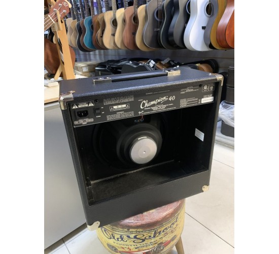 Fender Champion 40 гитарный комбоусилитель, питание 110V USED