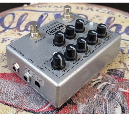 MXR M80 Bass D.I + Preamp / Distortion Limited Edition Silver басовая педаль - дисторшн USED