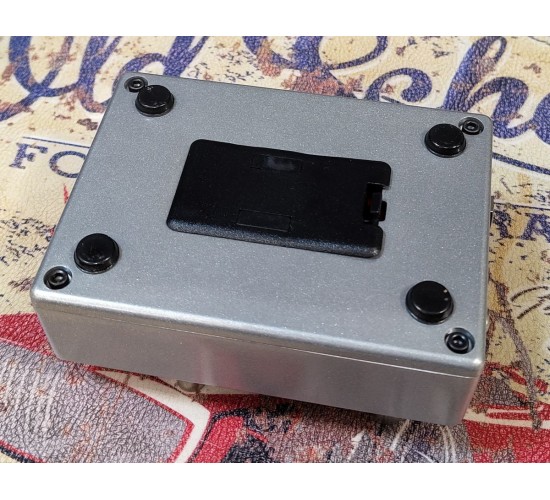MXR M80 Bass D.I + Preamp / Distortion Limited Edition Silver басовая педаль - дисторшн USED