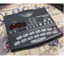 Zoom RT-123 Rhythmtrak драм и бас машина, цвет чёрный USED