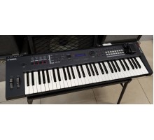 Yamaha MX61 BK синтезатор с автоаккомпаниментом, 61 клавиша USED