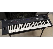 Yamaha MX61 BK синтезатор с автоаккомпаниментом, 61 клавиша USED