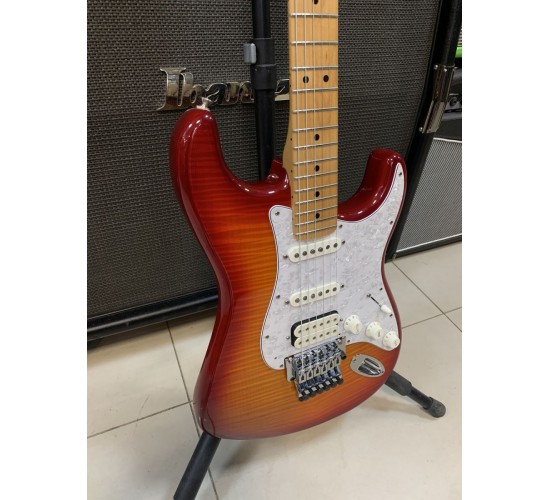 Fender Stratocaster HSS Plus Top Floyd Rose электрогитара, Мексика, 2013 USED