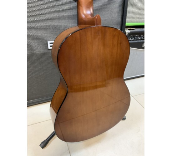 Yamaha C-40 классическая гитара USED