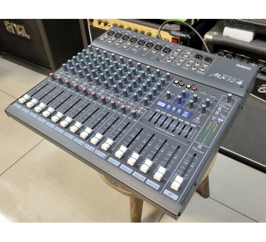 Yamaha MX12/4 микшерный пульт USED