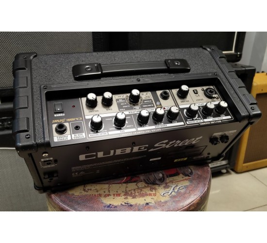 Roland Cube Street ST гитарный комбо USED