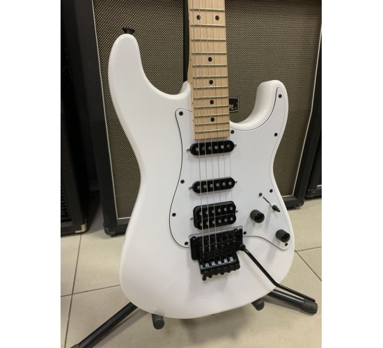 Jackson X Adrian Smith San Dimas SDXM Snow White электрогитара, выставочный экземпляр