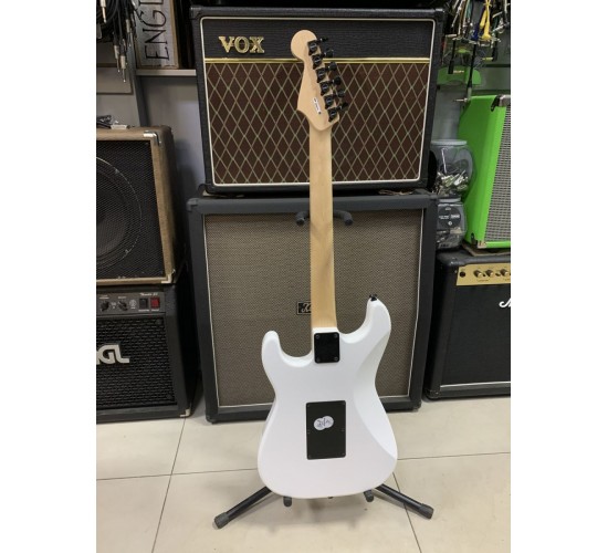 Jackson X Adrian Smith San Dimas SDXM Snow White электрогитара, выставочный экземпляр