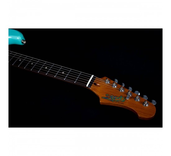 JET JS-300 BL R электрогитара, Stratocaster, корпус липа, 22 лада, SSS, tremolo, цвет Sonic blue