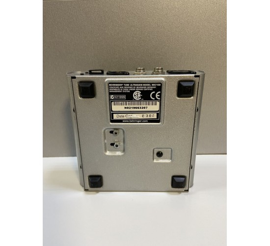 Behringer MIC100 микрофонный/линейный предусилитель USED