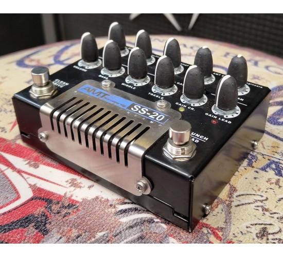 AMT Electronics SS-20 Ламповый гитарный предусилитель с блоком питания USED