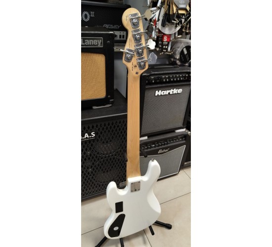 Fender Squier Deluxe V Active Jazz Bass бас-гитара, цвет белый USED