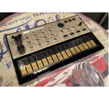 Korg Volca Keys аналоговый грувбокс-синтезатор USED