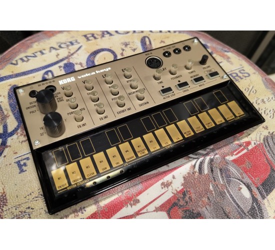 Korg Volca Keys аналоговый грувбокс-синтезатор USED