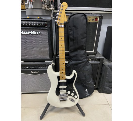 Fender Player Stratocaster Floyd Rose HSS электрогитара, цвет Polar White Мексика 2018 USED