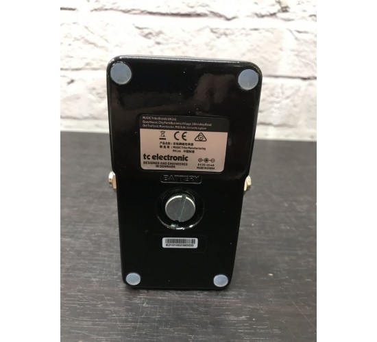 TC Electronic Dark Matter Distortion гитарная педаль эффектов, выставочный образец