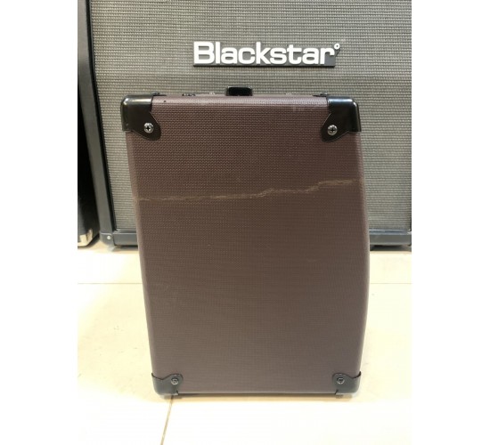 Laney LA20C комбоусилитель для акустических инструментов 1 канал, 20 Вт, 8" Custom Сelestion