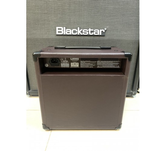Laney LA20C комбоусилитель для акустических инструментов 1 канал, 20 Вт, 8" Custom Сelestion