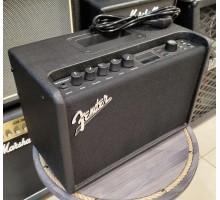 Fender Mustang GT 40 моделирующий гитарный комбоусилитель USED
