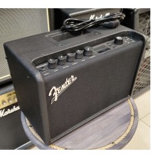 Fender Mustang GT 40 моделирующий гитарный комбоусилитель USED