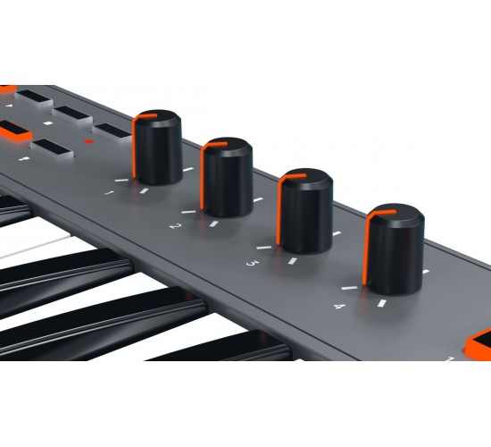 Midiplus TINY+ Миди-клавиатура 32 клавиши с транспортной панелью, 4 пэдами и 4 регуляторами